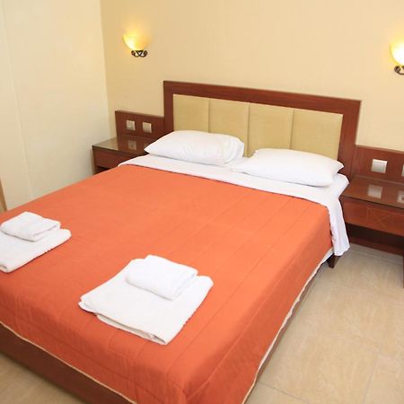 Hotel Zeus อาฟิโตส ภายนอก รูปภาพ