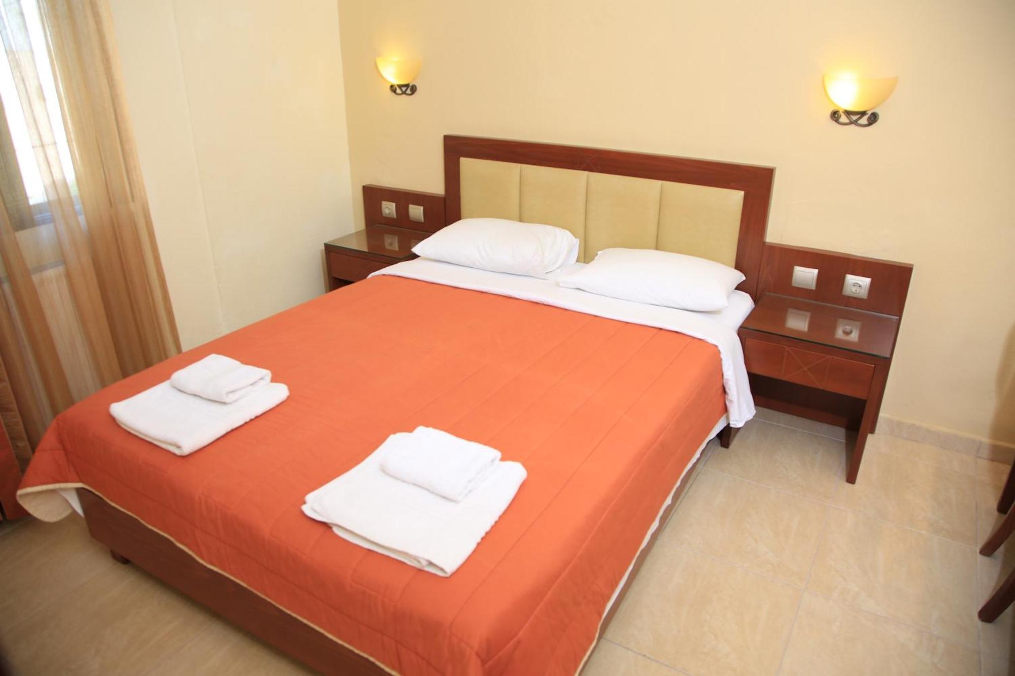 Hotel Zeus อาฟิโตส ภายนอก รูปภาพ