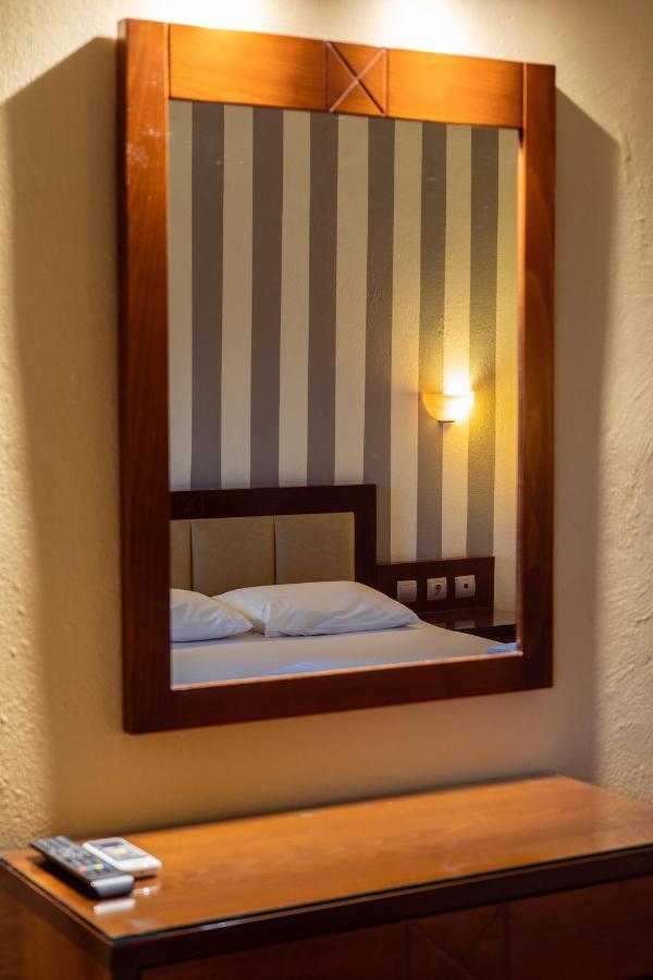 Hotel Zeus อาฟิโตส ภายนอก รูปภาพ