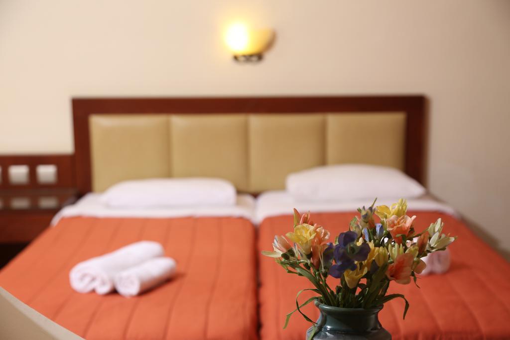 Hotel Zeus อาฟิโตส ภายนอก รูปภาพ