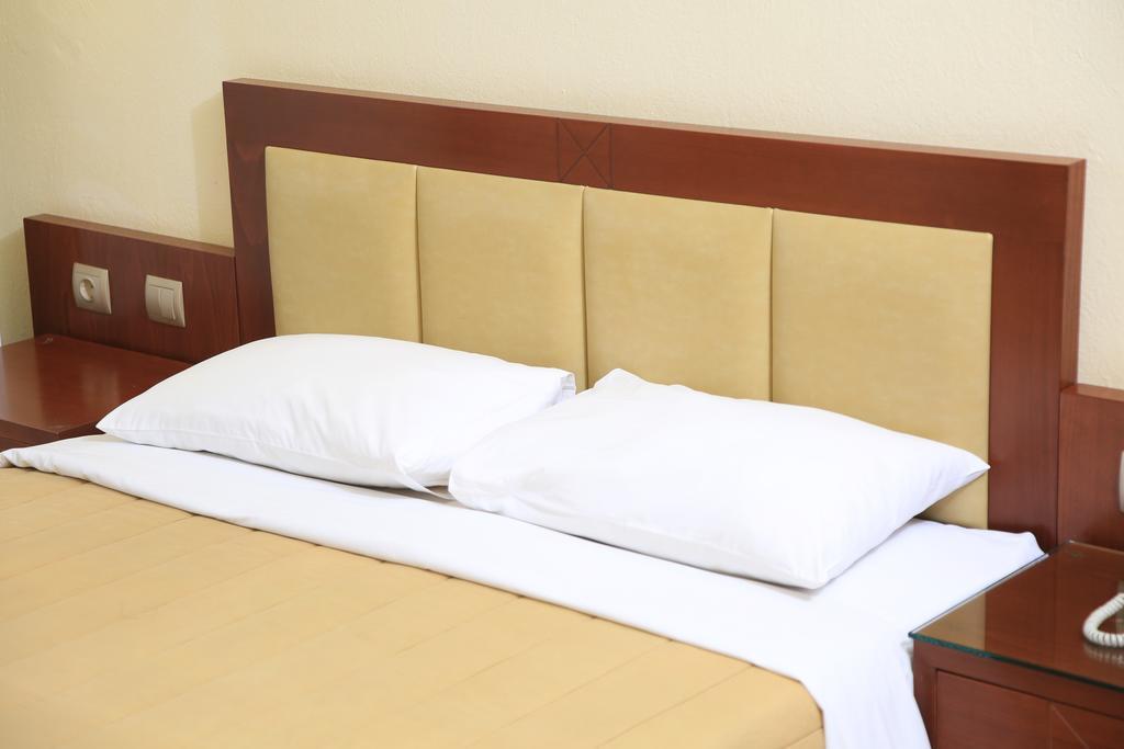 Hotel Zeus อาฟิโตส ภายนอก รูปภาพ