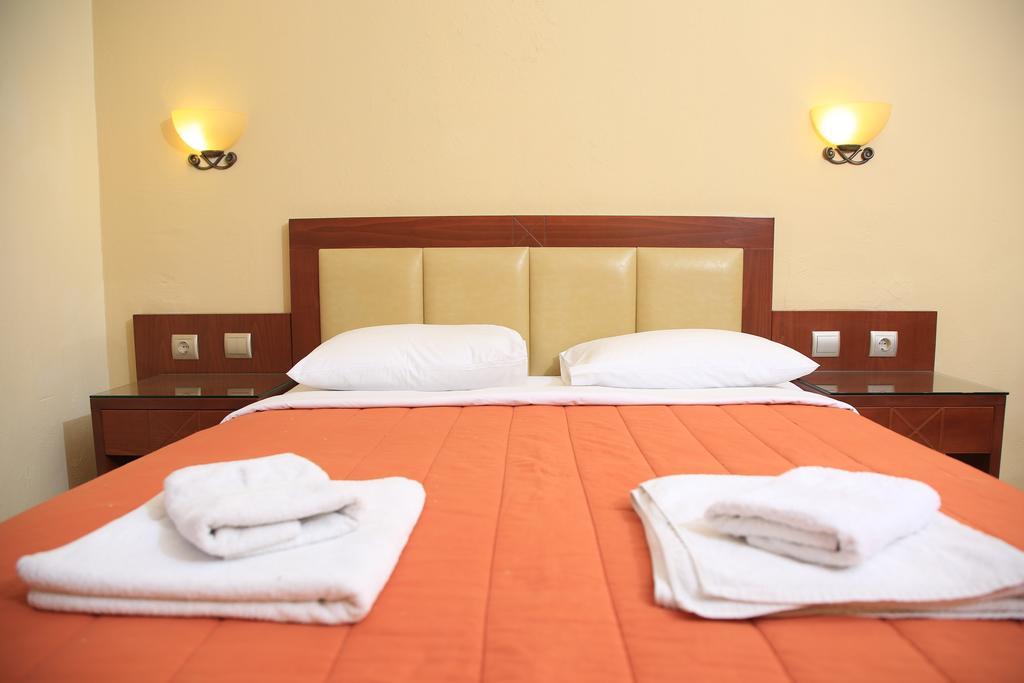 Hotel Zeus อาฟิโตส ภายนอก รูปภาพ