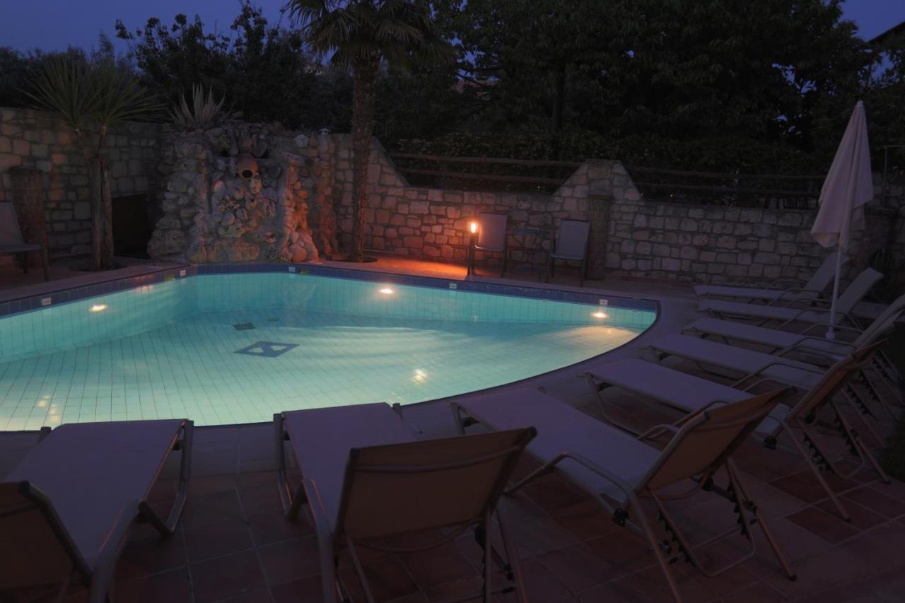 Hotel Zeus อาฟิโตส ภายนอก รูปภาพ